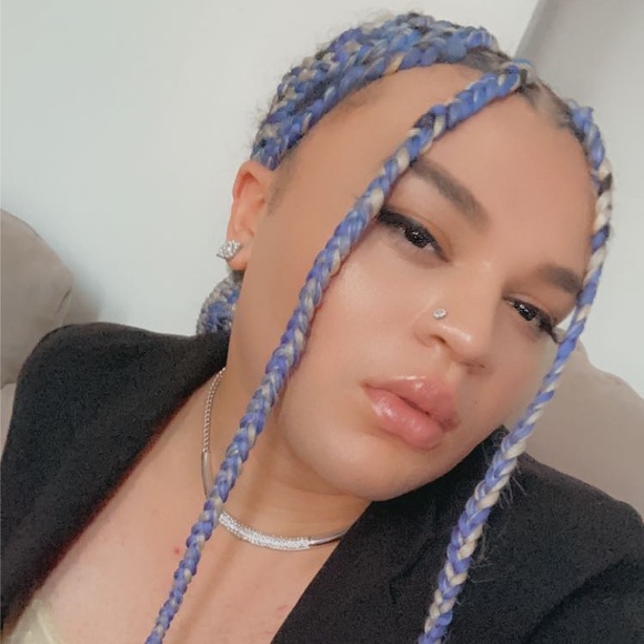 Meet your Posher, Elaina - Picture 3 of 3